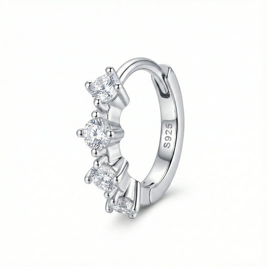 Anneau d’oreille en argent 925 serti de pierres blanches, bijou élégant et raffiné pour femme