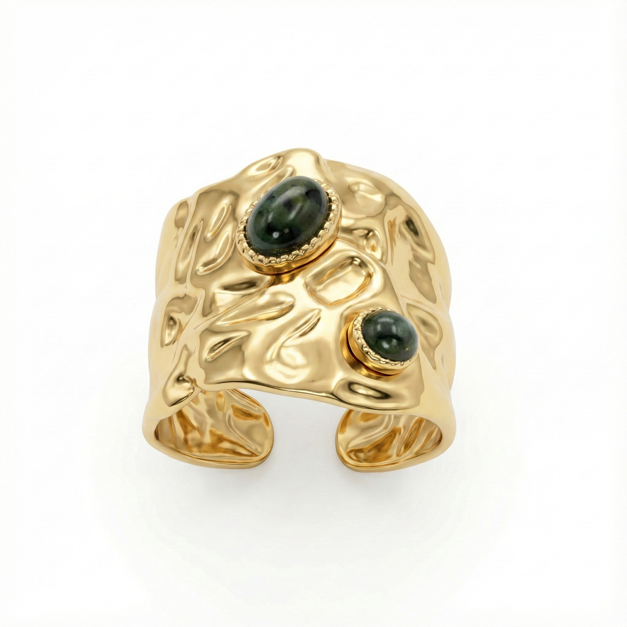 bague large acier inoxydable doré martelée pierres vertes vue frontale