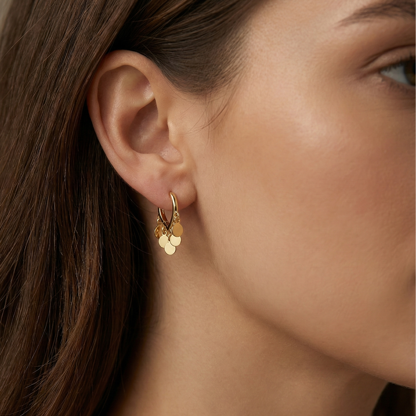 Boucles d’oreilles pendantes dorées or 18k en forme de goutte ajourée avec pastilles ovales mobiles, bijou bohème lumineux et féminin