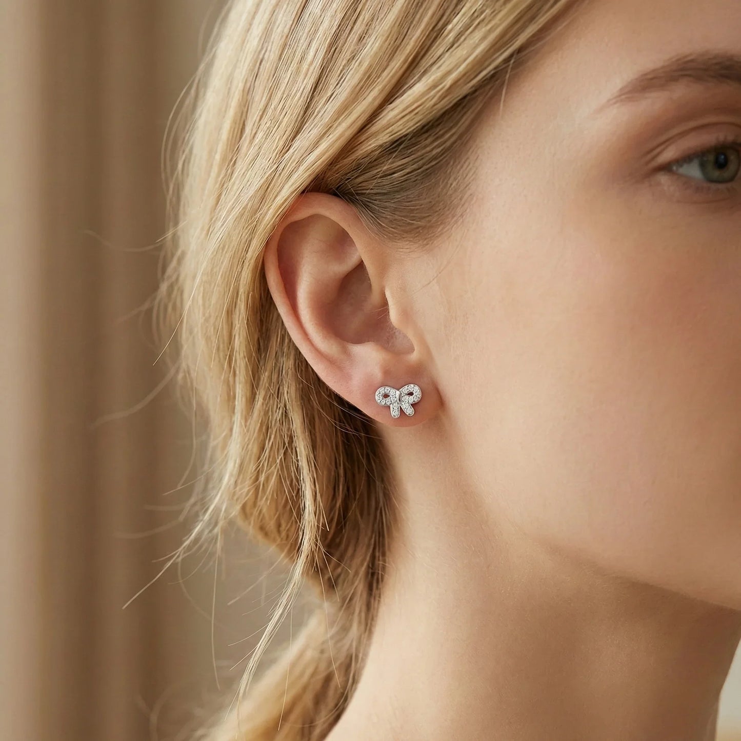 Boucles d’oreilles puces en argent sterling 925 motif flots sertis de zircon