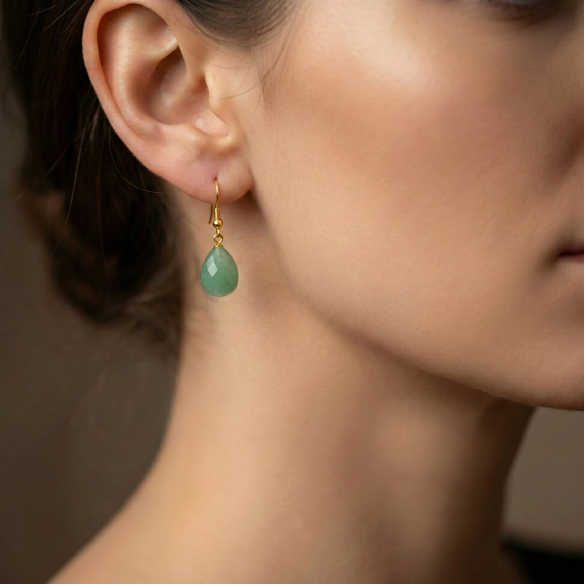 Boucles d’oreilles pendantes dorées en acier inoxydable avec pierre verte ovale