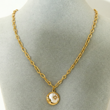 Collier doré or 18k avec pendentif lune et soleil, nacre effet ormeau et zircon