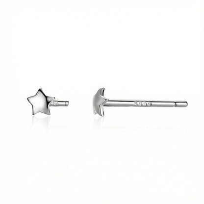 gros plan boucles d’oreilles puces argent 925 avec étoiles délicates